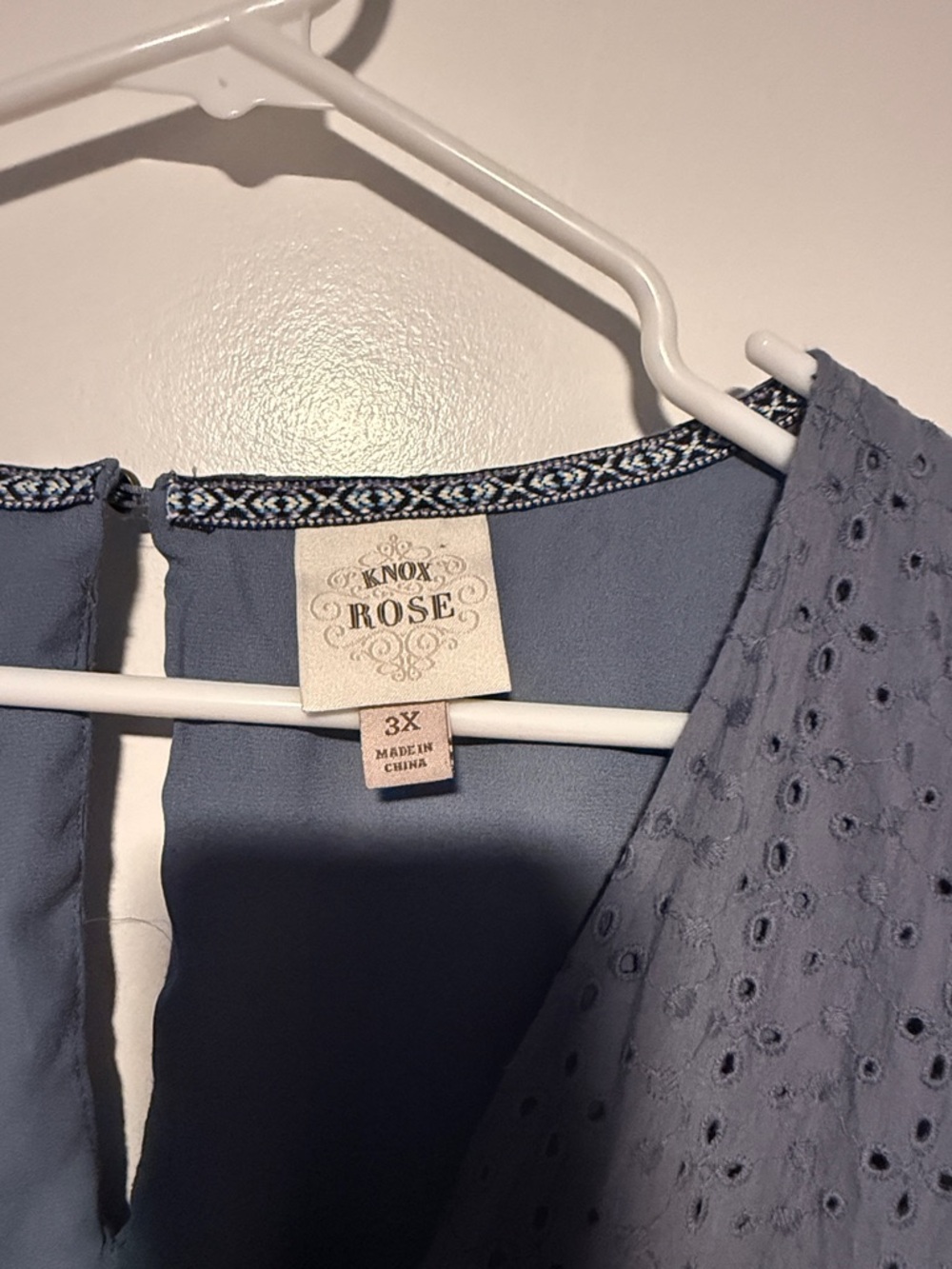 Knox Rose Slate Blue Eyelet V-Neck Ruffle Sleeve Tunic - Picture 2 of 4